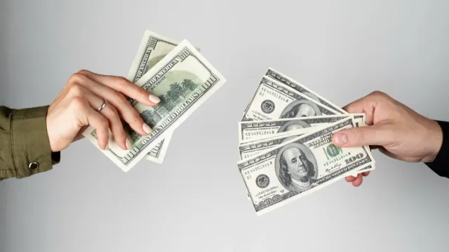 Горячая новость | Эксперт предсказал, сколько доллар будет стоить в марте