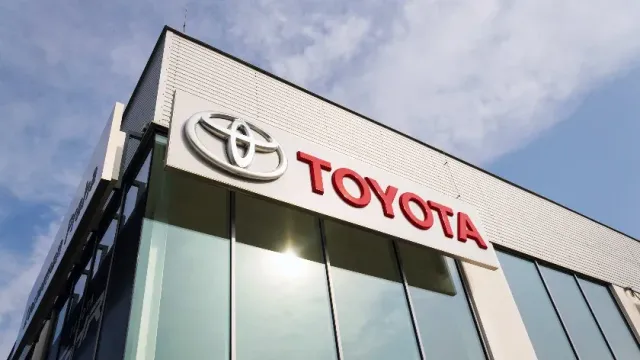 Компания Toyota снижает ожидания продаж электромобилей на 39%