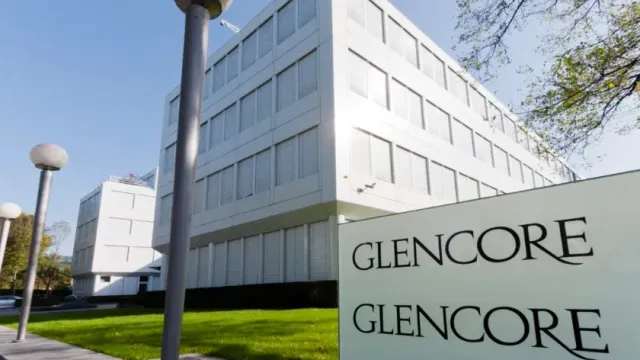Компания Glencore снижает прогноз по производству никеля из-за забастовок