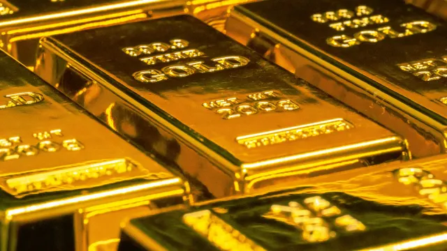 Минфин направит более 71 млрд рублей на покупку валюты и золота в июне