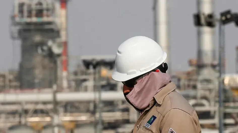 Саудовская Аравия продлевает сокращение добычи нефти на 1 млн баррелей в день