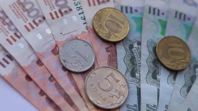 Регулярное откладывание небольших сумм назвали главной привычкой 2026 года