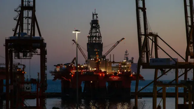 В Японском море нашли крупное месторождение нефти и газа