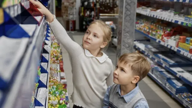 Горячая новость | Банки будут информировать родителей о тратах их детей