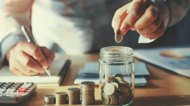 Горячая новость | Россиянам рассказали, на сколько упадут ставки по вкладам в 2026 году