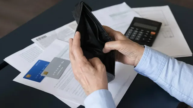 Горячая новость | Долги россиян почти перестанут продавать коллекторам