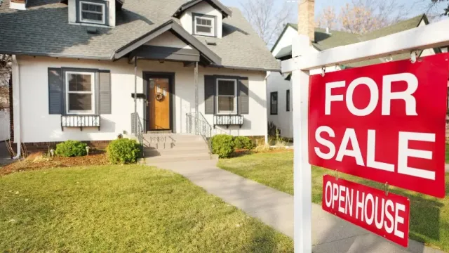 Высокие ипотечные ставки снижают спрос на жилье в США