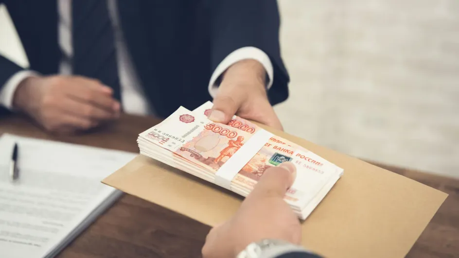 Россиянам посоветовали отказаться от новых кредитов