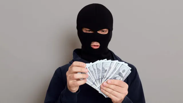 Горячая новость | В ЦБ заявили, что переборщили при борьбе с мошенничеством