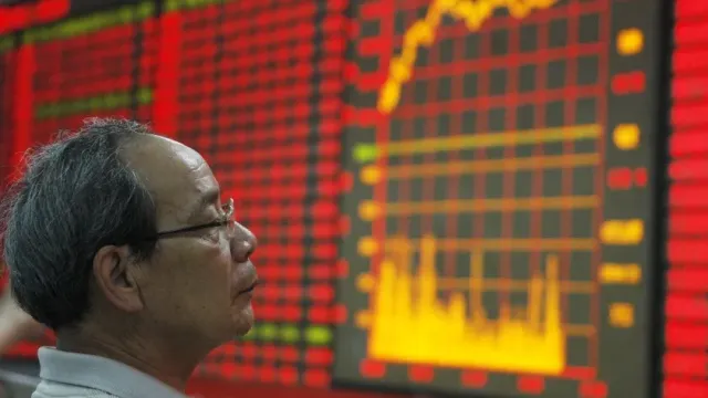 Китай утвердил 37 розничных фондов, чтобы помочь оживить рынок